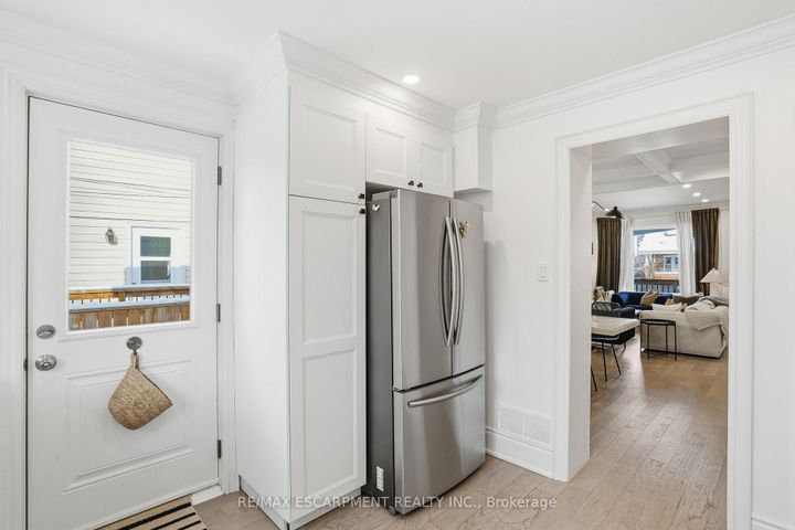 Photo 17 at 110 Kensington Avenue S, Crown Point, Hamilton