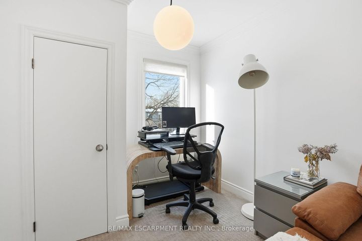 Photo 21 at 110 Kensington Avenue S, Crown Point, Hamilton