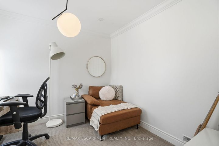 Photo 22 at 110 Kensington Avenue S, Crown Point, Hamilton