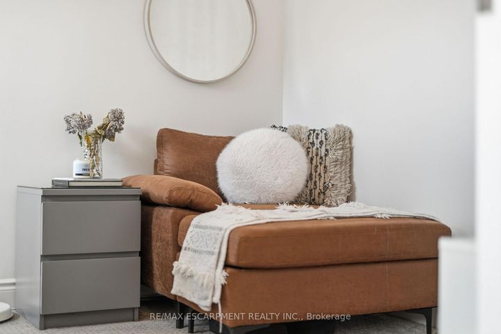 Photo 23 at 110 Kensington Avenue S, Crown Point, Hamilton