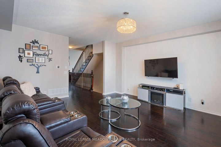 Photo 7 at 113 Cedar Lake Crescent, Bram West, Brampton