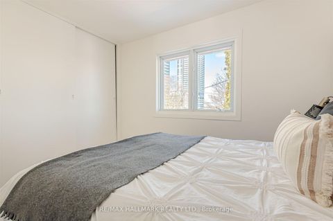 Photo 15 at 16 Burdock Lane, Don Mills, Toronto