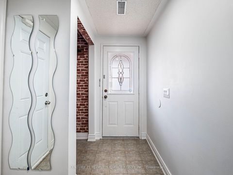 Photo 4 at 74 - 7190 Atwood Lane, Meadowvale Village, Mississauga