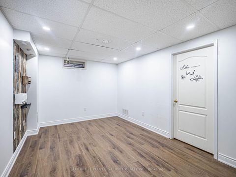 Photo 7 at 74 - 7190 Atwood Lane, Meadowvale Village, Mississauga