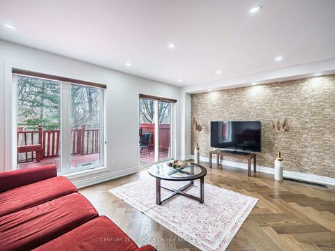 Photo 10 at 74 - 7190 Atwood Lane, Meadowvale Village, Mississauga