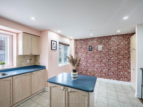 Photo 16 at 74 - 7190 Atwood Lane, Meadowvale Village, Mississauga