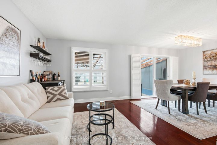 Photo 15 at 3403 Chartrand Crescent, Erin Mills, Mississauga