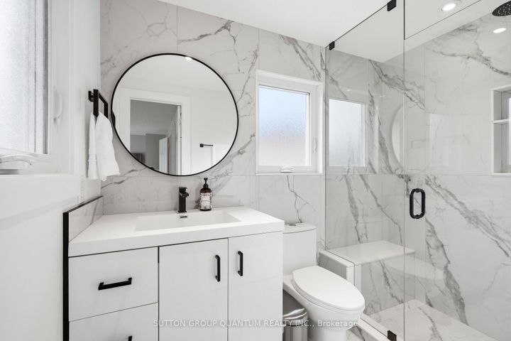 Photo 23 at 3403 Chartrand Crescent, Erin Mills, Mississauga