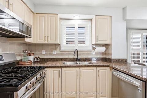 Photo 7 at 3403 Chartrand Crescent, Erin Mills, Mississauga