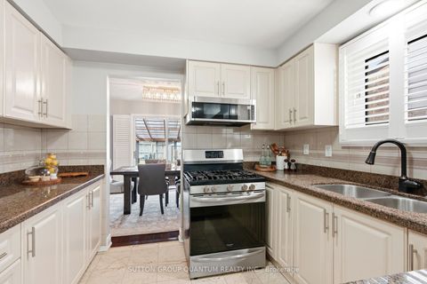 Photo 9 at 3403 Chartrand Crescent, Erin Mills, Mississauga
