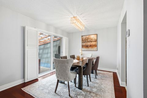 Photo 12 at 3403 Chartrand Crescent, Erin Mills, Mississauga