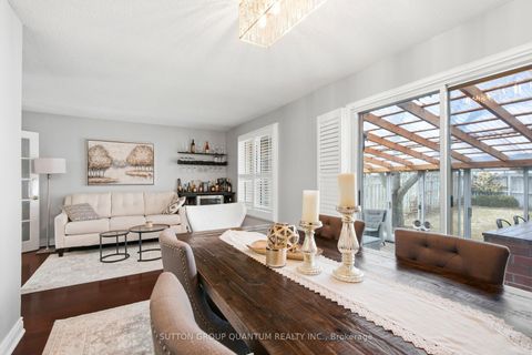 Photo 13 at 3403 Chartrand Crescent, Erin Mills, Mississauga