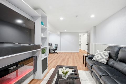 Photo 31 at 3403 Chartrand Crescent, Erin Mills, Mississauga