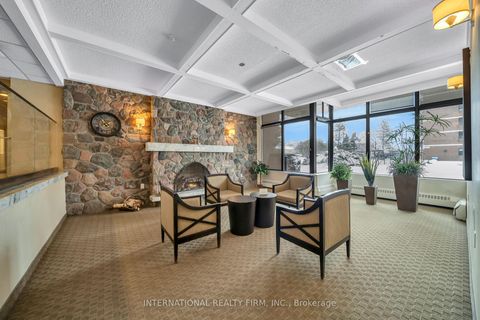 Photo 3 at 801 - 1615 Bloor Street, Applewood, Mississauga