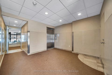 Photo 7 at 801 - 1615 Bloor Street, Applewood, Mississauga