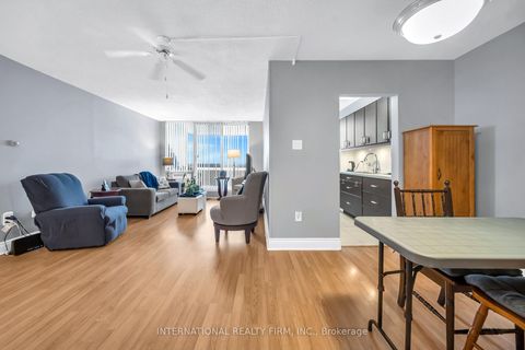 Photo 11 at 801 - 1615 Bloor Street, Applewood, Mississauga