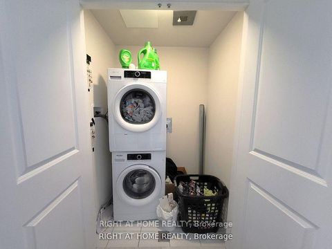 Photo 7 at 7 - 490 Beresford Path, Central, Oshawa