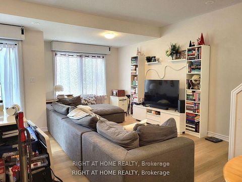 Photo 12 at 7 - 490 Beresford Path, Central, Oshawa