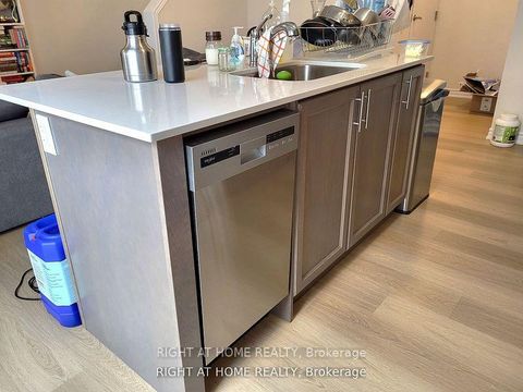 Photo 14 at 7 - 490 Beresford Path, Central, Oshawa