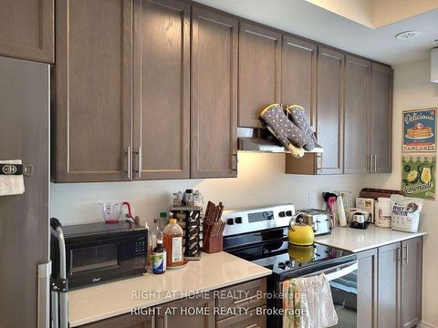 Photo 15 at 7 - 490 Beresford Path, Central, Oshawa