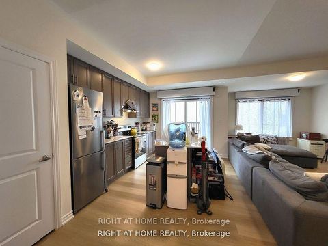 Photo 16 at 7 - 490 Beresford Path, Central, Oshawa
