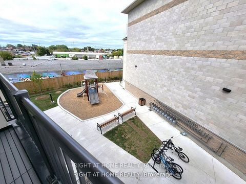 Photo 19 at 7 - 490 Beresford Path, Central, Oshawa