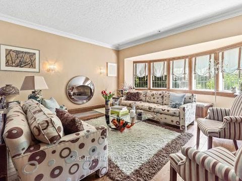 Photo 14 at 287 RUSSELL HILL Road, Casa Loma, Toronto