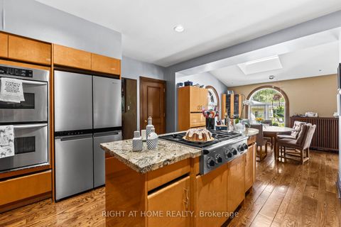 Photo 18 at 287 RUSSELL HILL Road, Casa Loma, Toronto