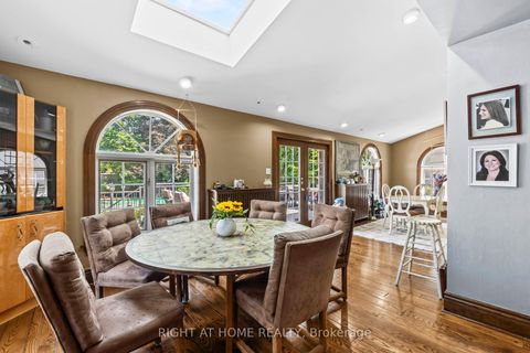 Photo 22 at 287 RUSSELL HILL Road, Casa Loma, Toronto