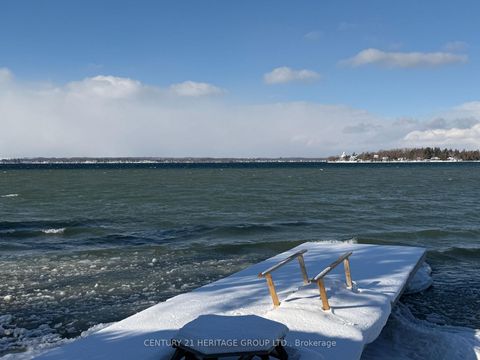 Photo 2 at 911 Lake Drive N, Historic Lakeshore Communities, Georgina