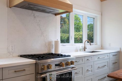 Photo 13 at 911 Lake Drive N, Historic Lakeshore Communities, Georgina