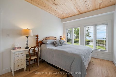 Photo 20 at 911 Lake Drive N, Historic Lakeshore Communities, Georgina