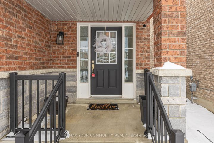 Photo 3 at 14 Armstrong Crescent, Bradford, Bradford West Gwillimbury