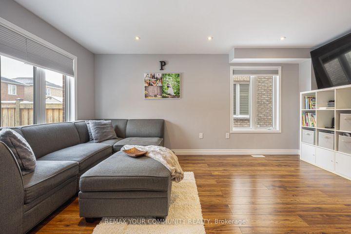 Photo 8 at 14 Armstrong Crescent, Bradford, Bradford West Gwillimbury