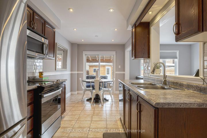 Photo 13 at 14 Armstrong Crescent, Bradford, Bradford West Gwillimbury