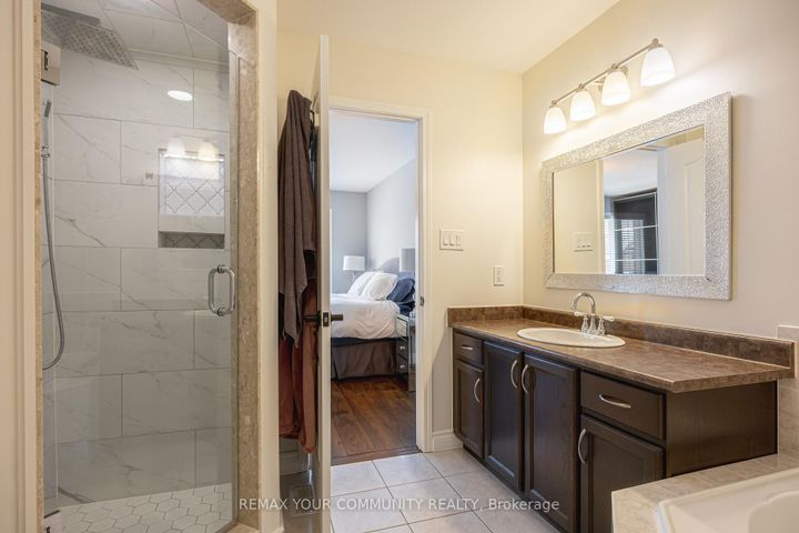 Photo 20 at 14 Armstrong Crescent, Bradford, Bradford West Gwillimbury