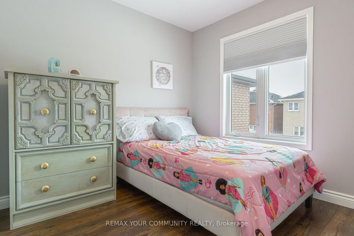 Photo 23 at 14 Armstrong Crescent, Bradford, Bradford West Gwillimbury