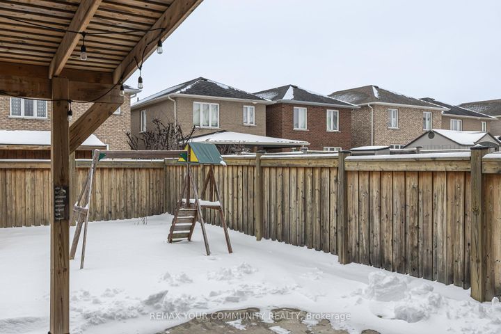 Photo 27 at 14 Armstrong Crescent, Bradford, Bradford West Gwillimbury