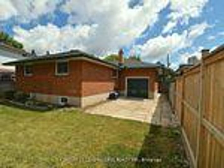 Photo 6 at 84 Allanford Road, Sullivan, Toronto