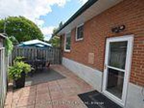 Photo 2 at 84 Allanford Road, Sullivan, Toronto
