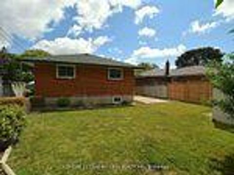 Photo 5 at 84 Allanford Road, Sullivan, Toronto