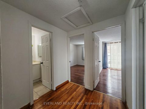 Photo 9 at 18 Camberley Court, Malvern, Toronto