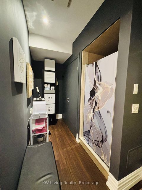 Photo 12 at Second Floor - 701 Mount Pleasant Road, Mount Pleasant East, Toronto