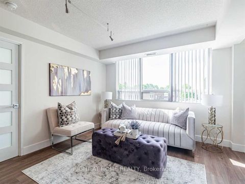 Photo 4 at 215 - 555 Wilson Hts Boulevard, Clanton Park, Toronto