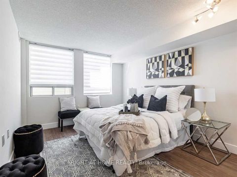 Photo 10 at 215 - 555 Wilson Hts Boulevard, Clanton Park, Toronto