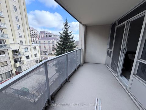 Photo 4 at 303 - 8 Rean Drive, Bayview Village, Toronto