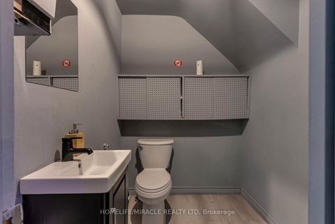 Photo 21 at 2789 Lakeshore Boulevard W, New Toronto, Toronto