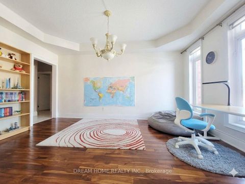 Photo 3 at 735 Foxcroft Boulevard, Wyndham, Newmarket