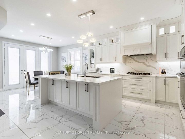 Photo 7 at 39 Argelia Crescent, Credit Valley, Brampton