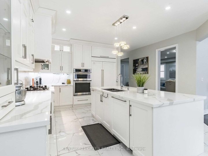 Photo 9 at 39 Argelia Crescent, Credit Valley, Brampton